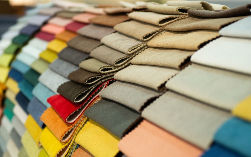 cách lựa chọn chất liệu vải may đồng phục